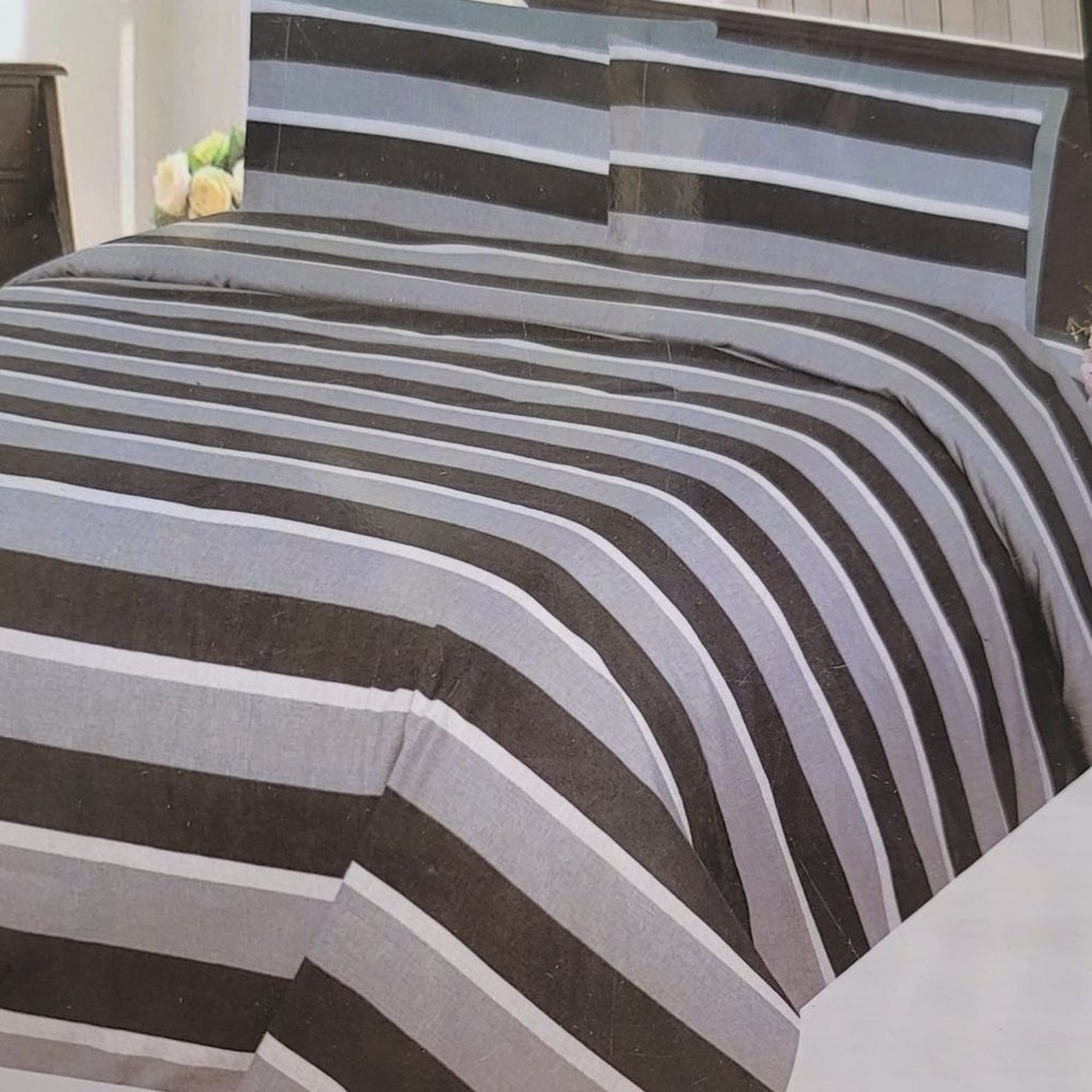 Duvet Cover with pillow shams wrinkle free